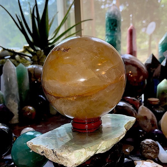 🔥SALE🔥 Honey Calcite Crystal Sphere With Sparkles And Rainbows! - Picture 4 of 10
